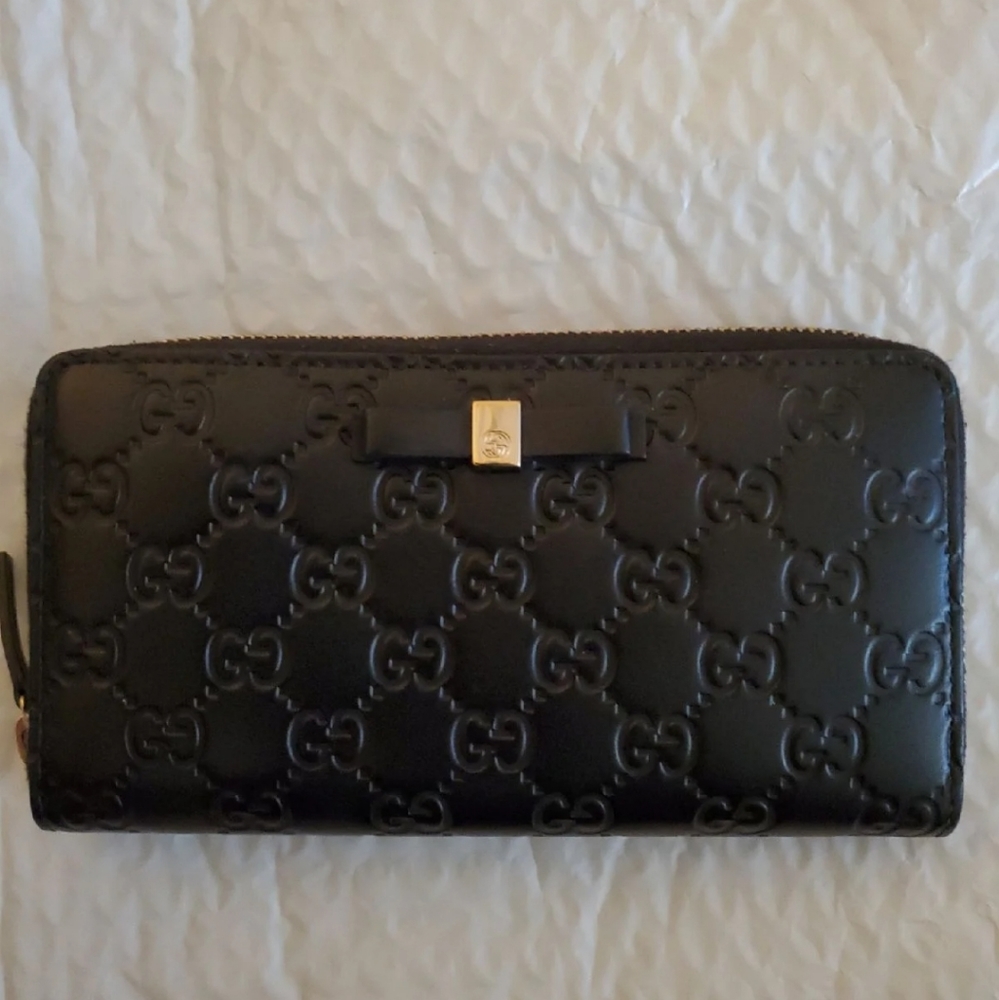 Preloved authentic monogramgucci wallet